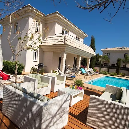 Blue Water Bay 125 פאראלימני